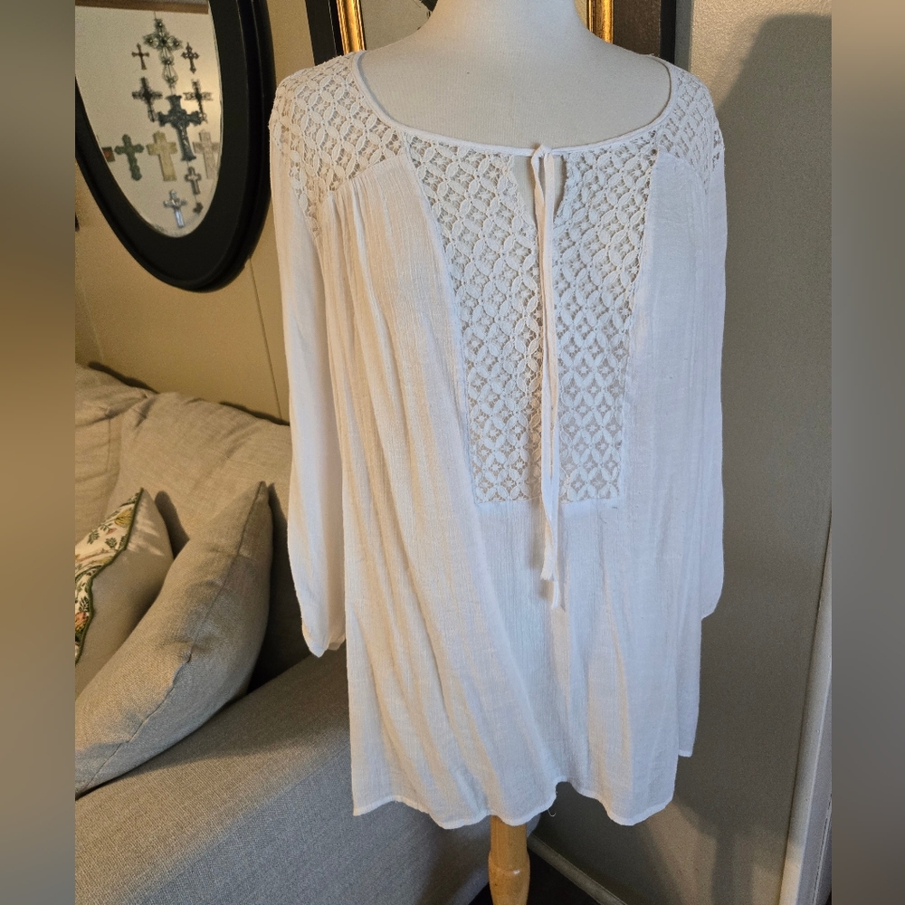 Alyx: Elegant White Lace Women's Top
